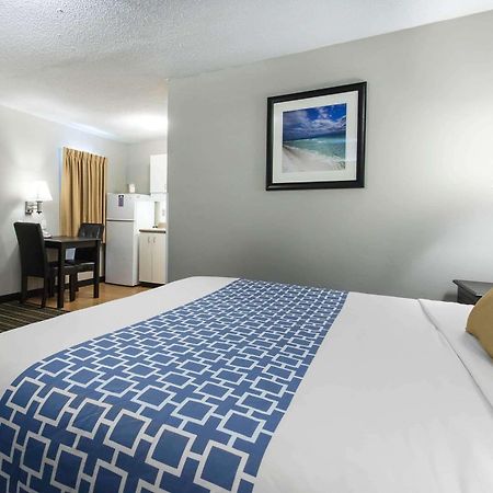 Suburban Extended Stay Hotel Naval Base Area Warrington Extérieur photo