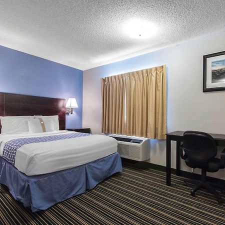 Suburban Extended Stay Hotel Naval Base Area Warrington Extérieur photo