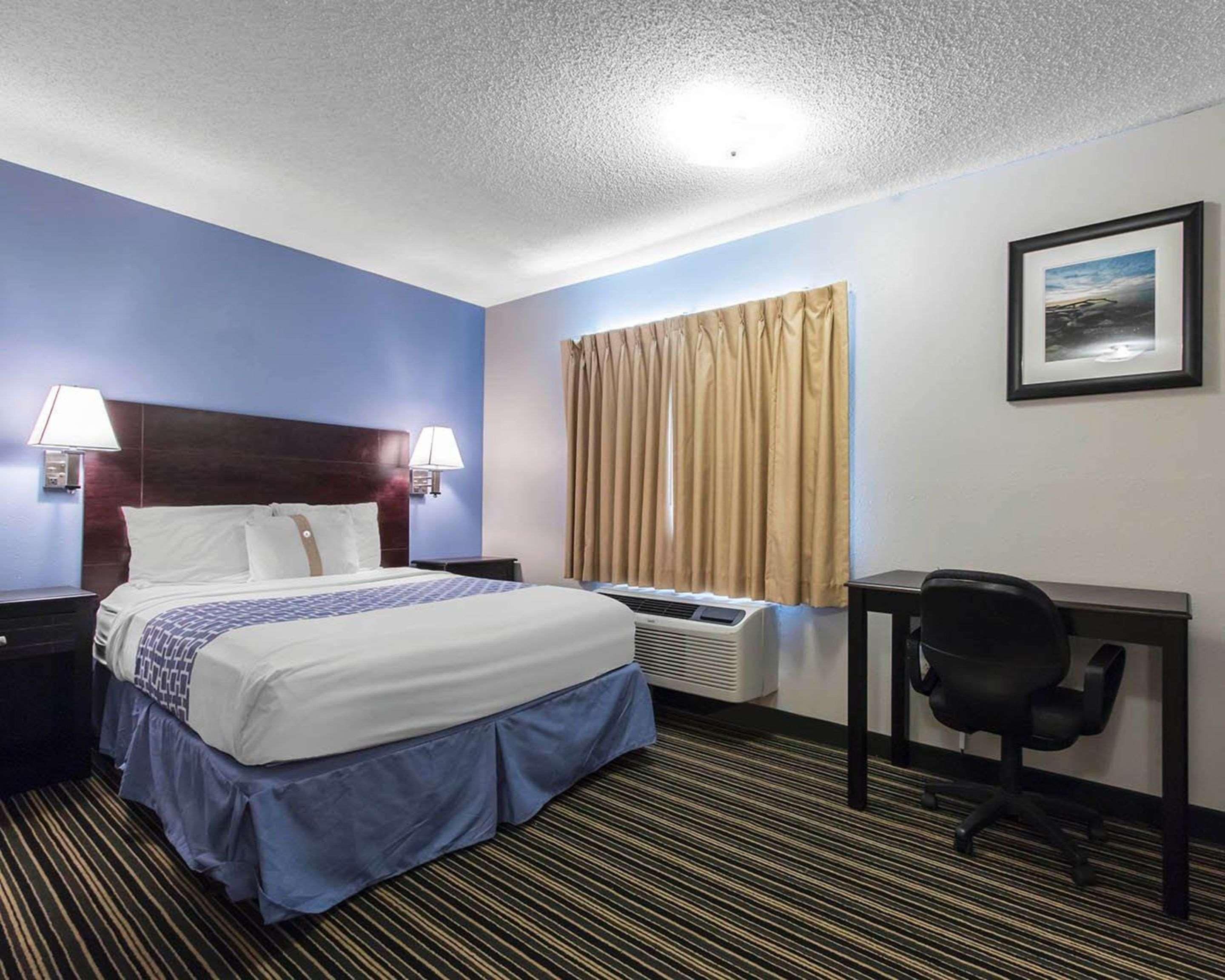Suburban Extended Stay Hotel Naval Base Area Warrington Extérieur photo