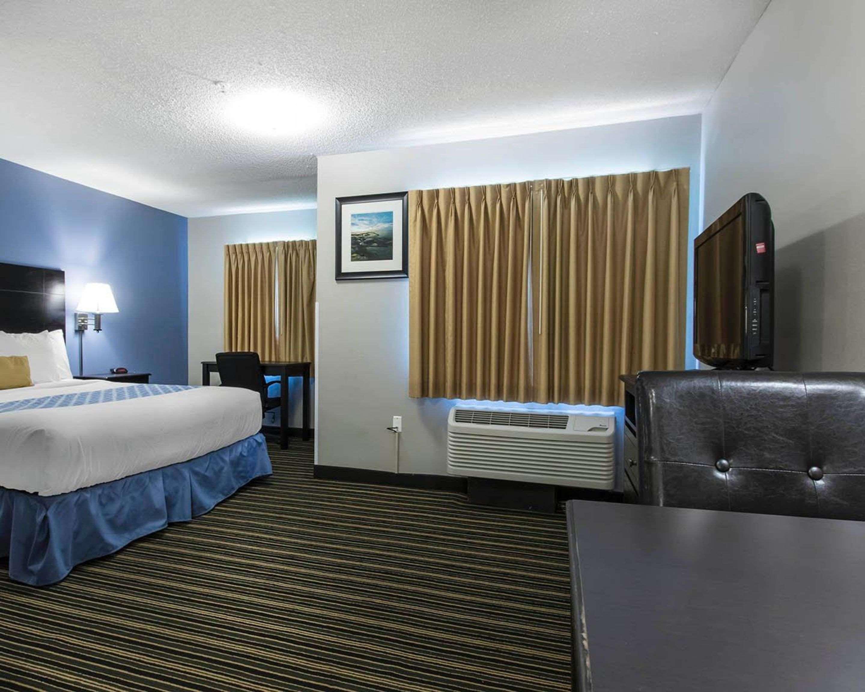 Suburban Extended Stay Hotel Naval Base Area Warrington Extérieur photo