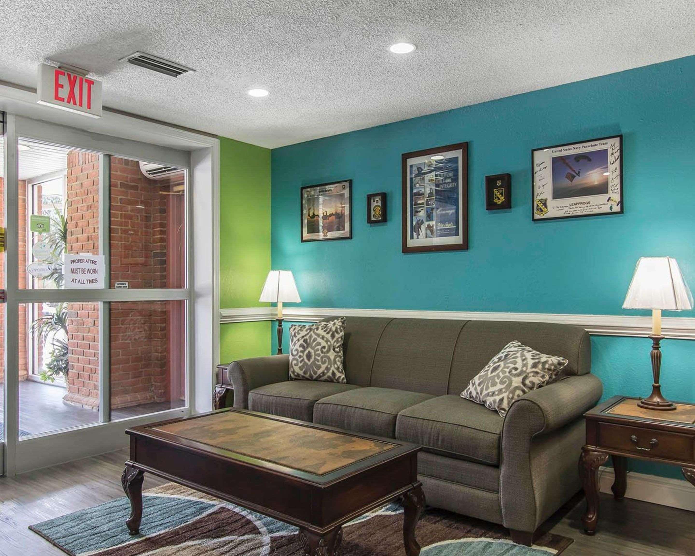 Suburban Extended Stay Hotel Naval Base Area Warrington Extérieur photo