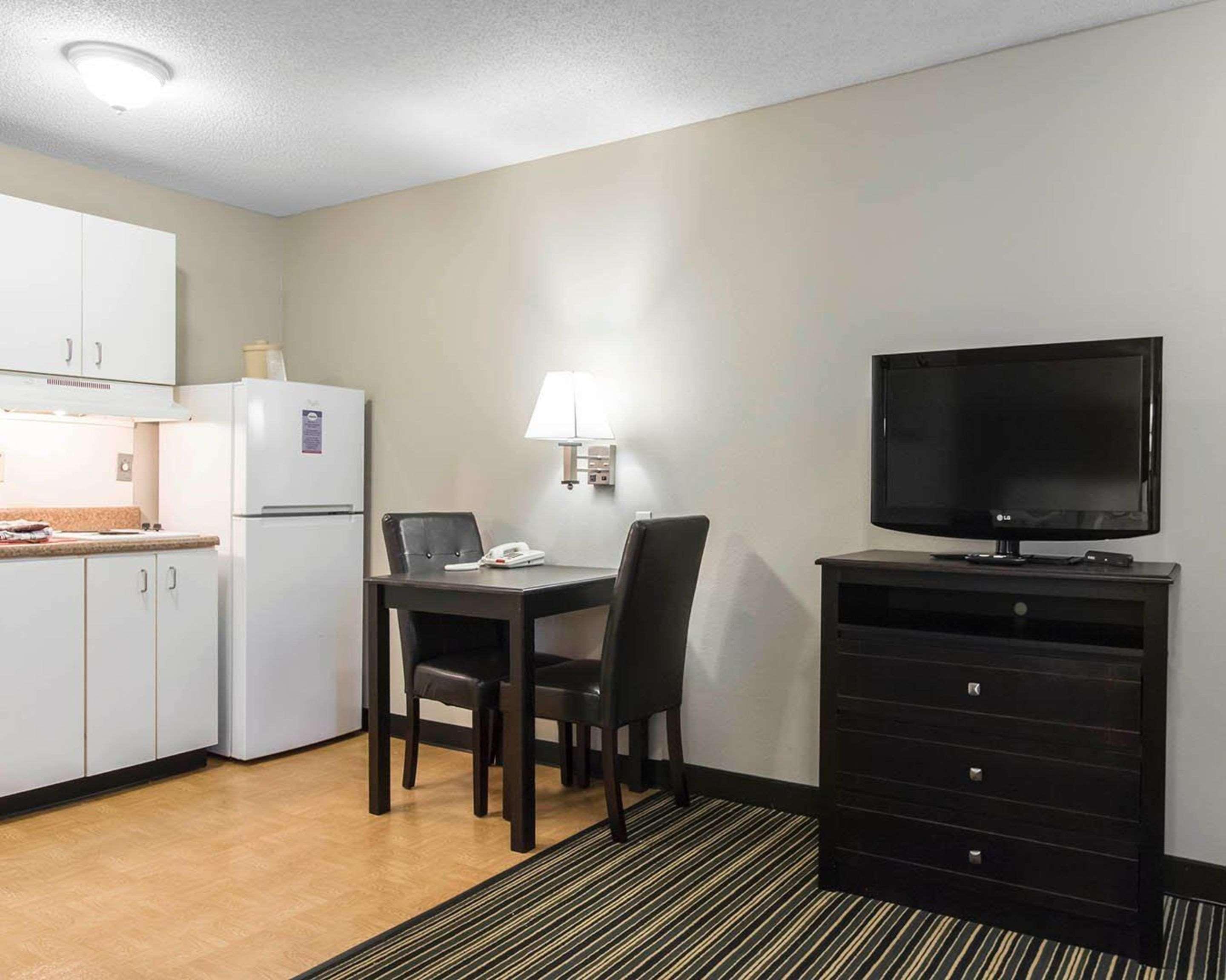 Suburban Extended Stay Hotel Naval Base Area Warrington Extérieur photo