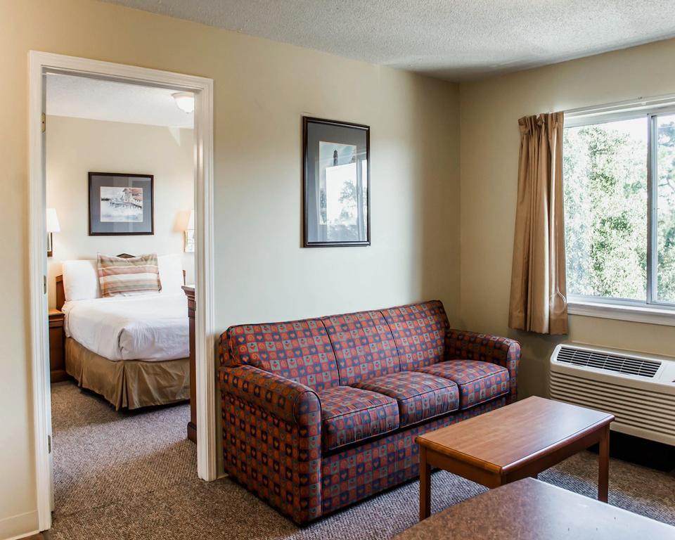 Suburban Extended Stay Hotel Naval Base Area Warrington Extérieur photo