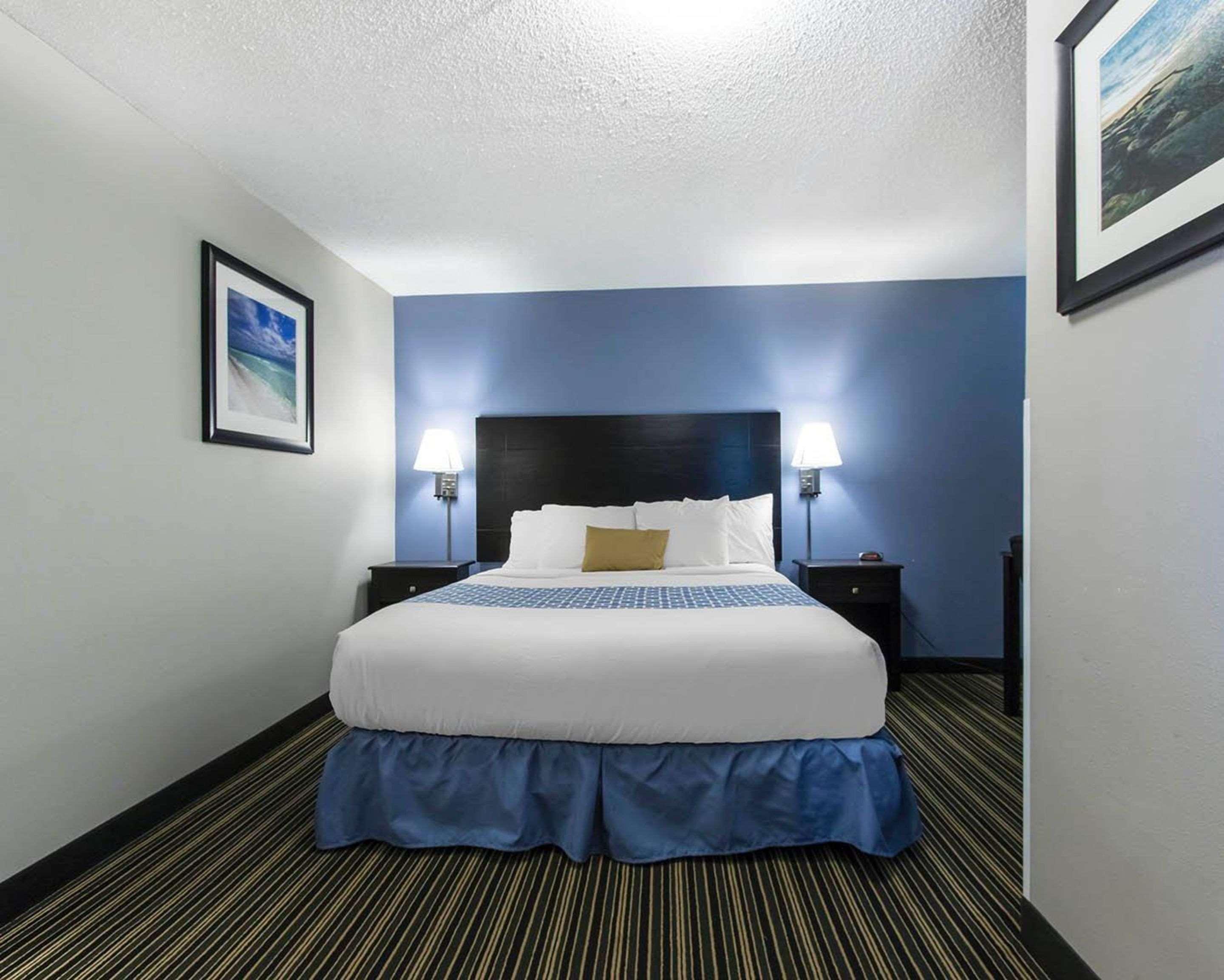 Suburban Extended Stay Hotel Naval Base Area Warrington Extérieur photo
