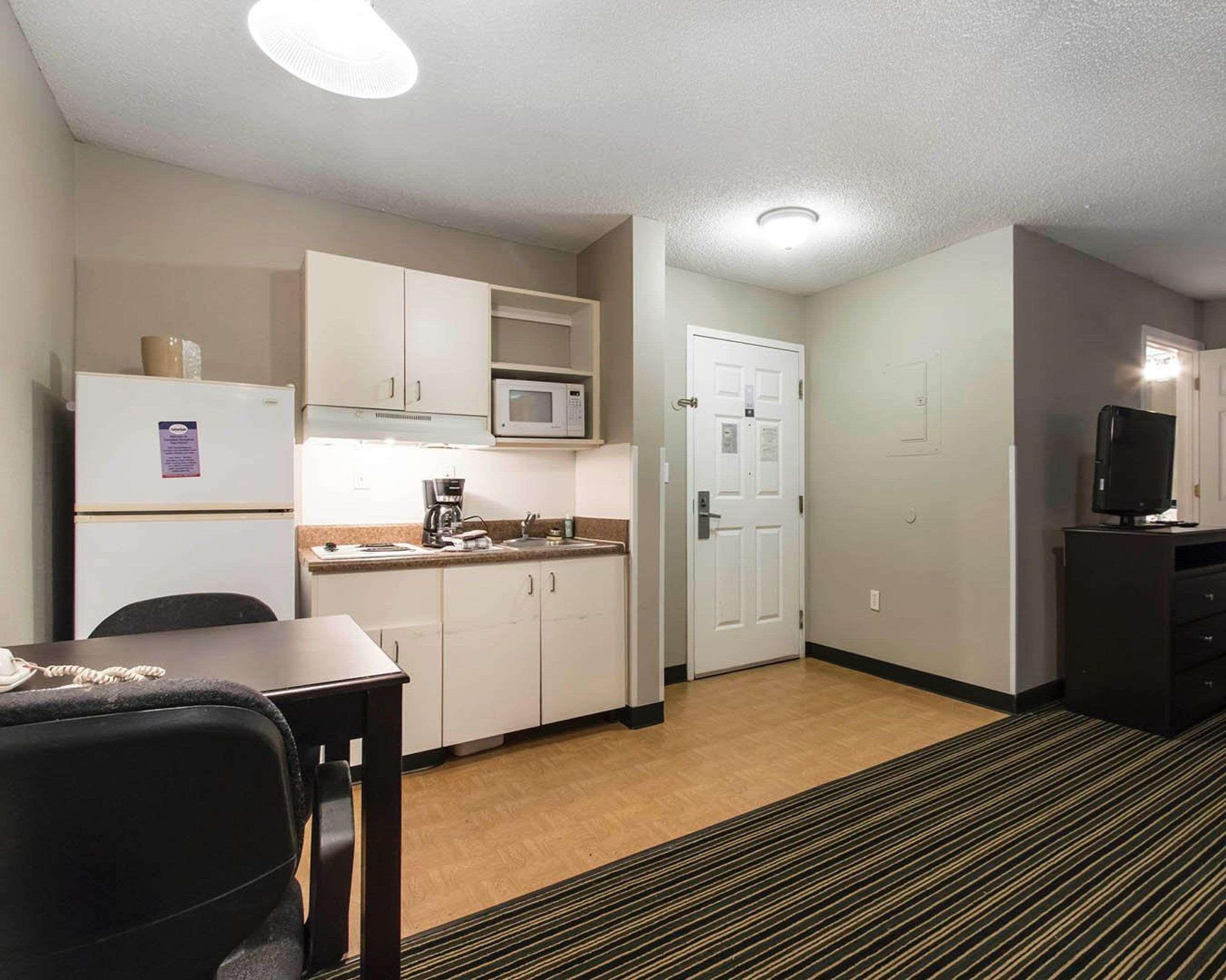 Suburban Extended Stay Hotel Naval Base Area Warrington Extérieur photo