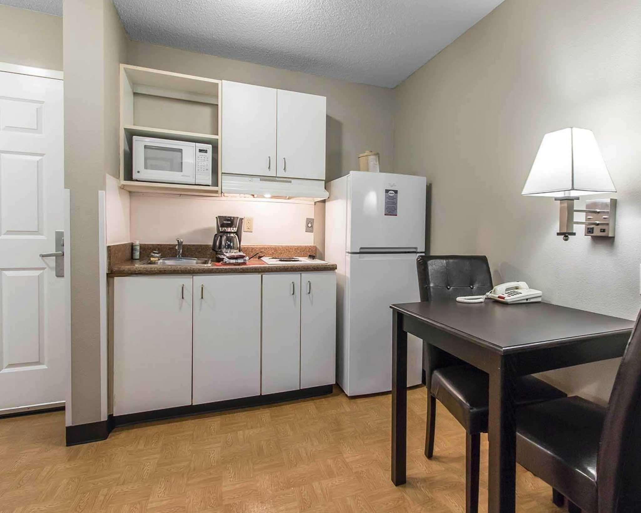 Suburban Extended Stay Hotel Naval Base Area Warrington Extérieur photo
