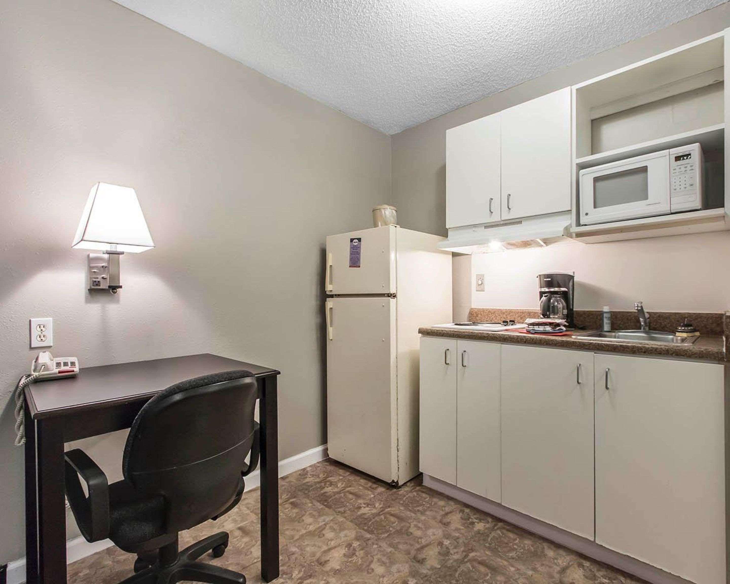Suburban Extended Stay Hotel Naval Base Area Warrington Extérieur photo